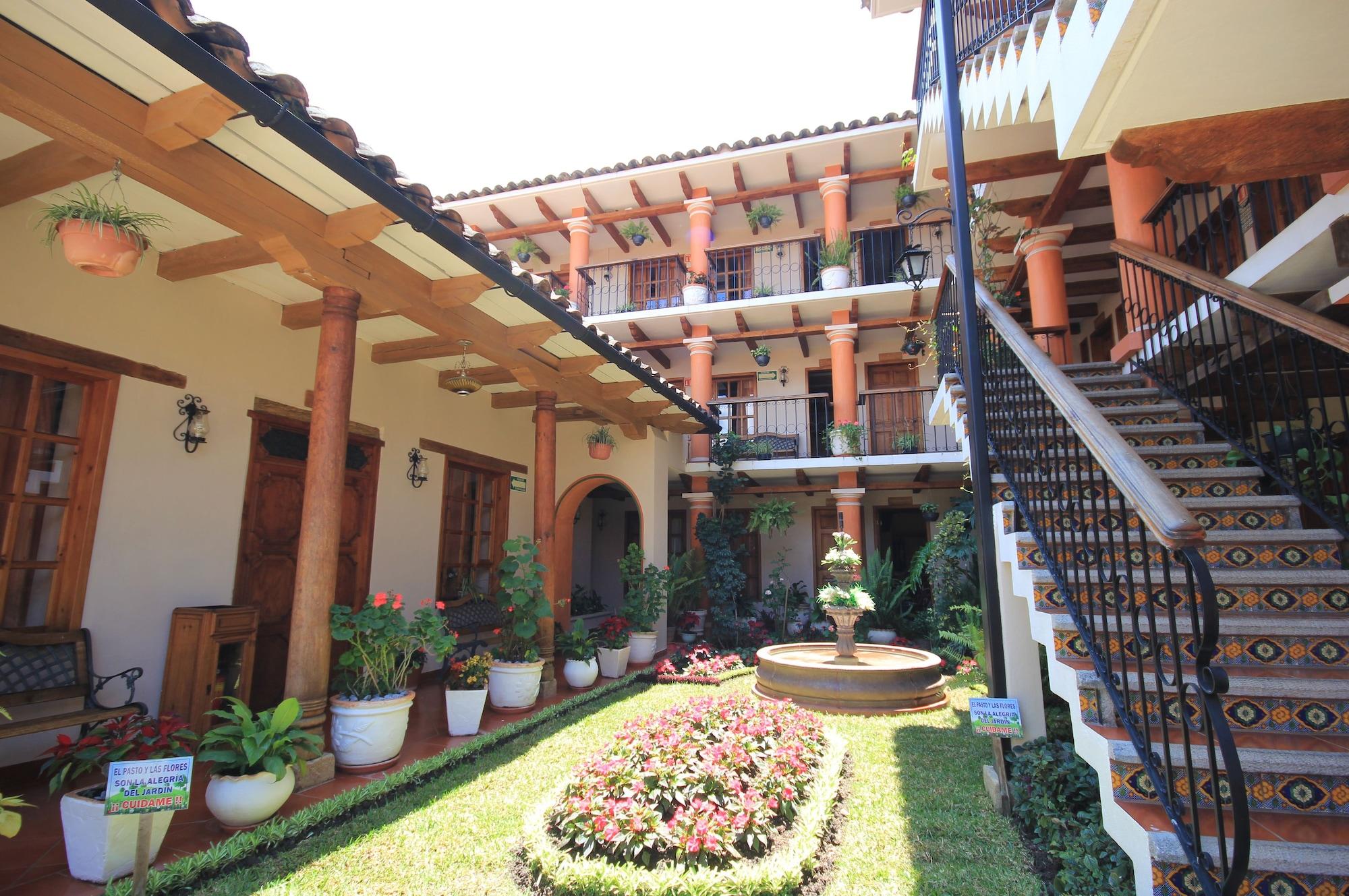 Hotel La Casa De Mama ซานกริสโตบัล เด ลาสกาซาส ภายนอก รูปภาพ