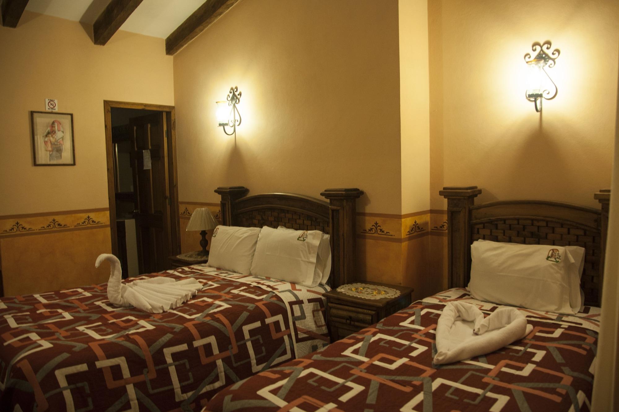 Hotel La Casa De Mama ซานกริสโตบัล เด ลาสกาซาส ภายนอก รูปภาพ