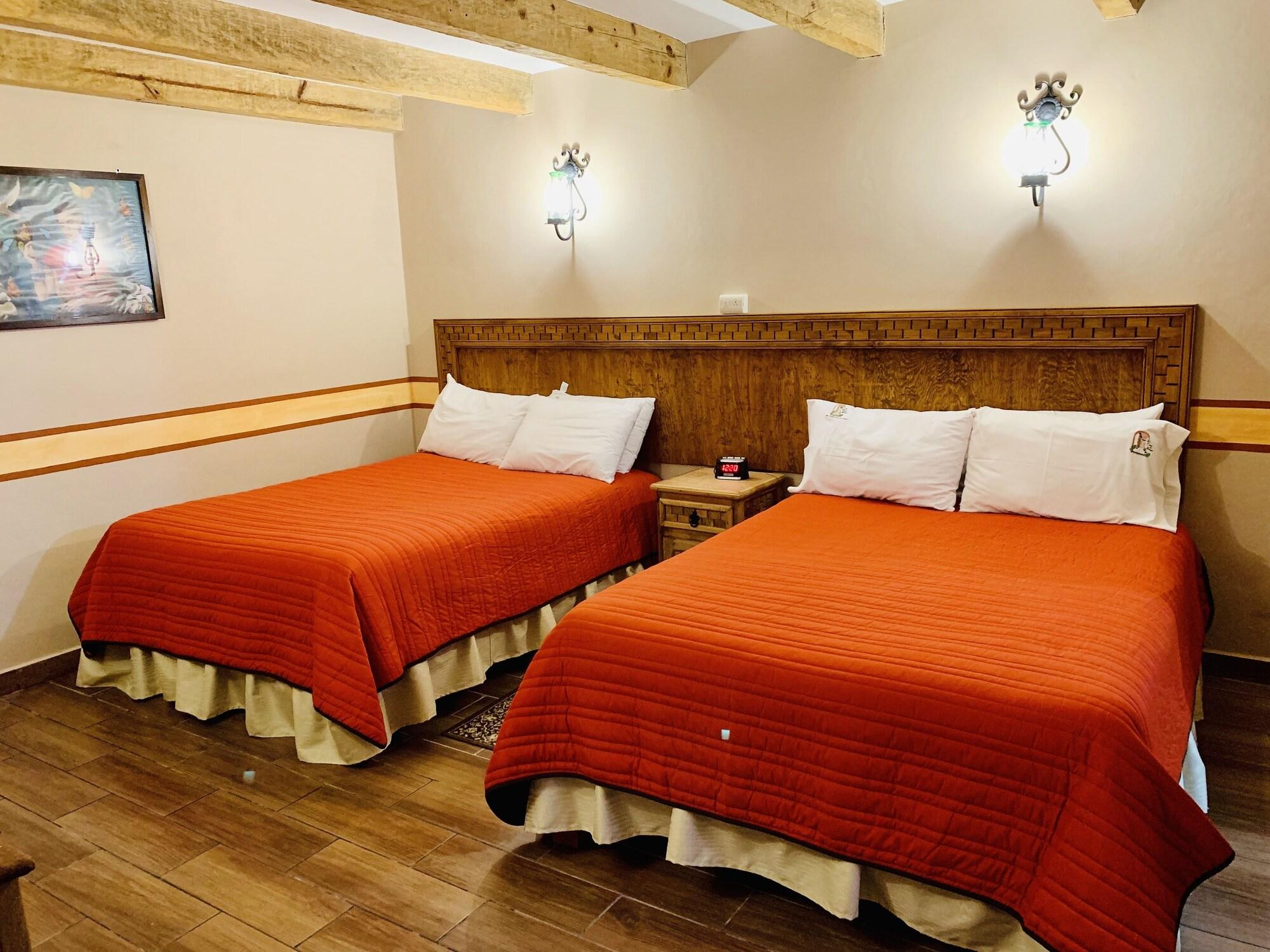 Hotel La Casa De Mama ซานกริสโตบัล เด ลาสกาซาส ภายนอก รูปภาพ
