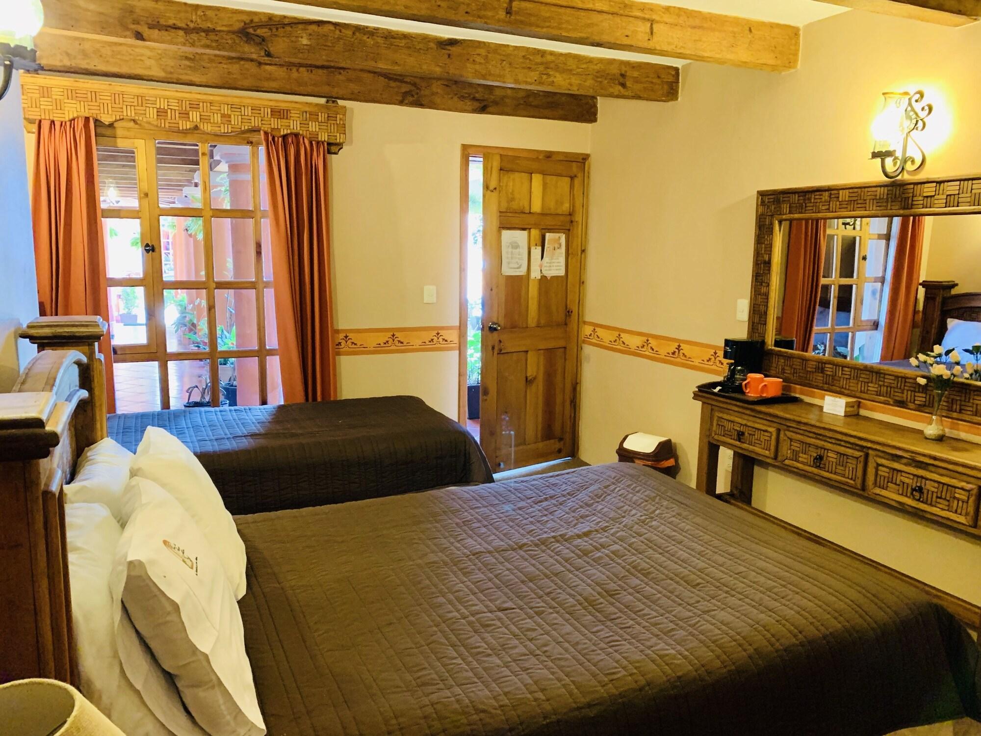 Hotel La Casa De Mama ซานกริสโตบัล เด ลาสกาซาส ภายนอก รูปภาพ