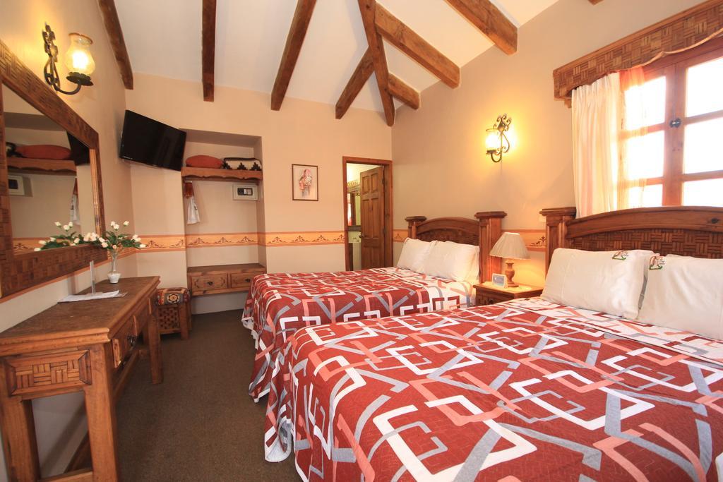 Hotel La Casa De Mama ซานกริสโตบัล เด ลาสกาซาส ภายนอก รูปภาพ