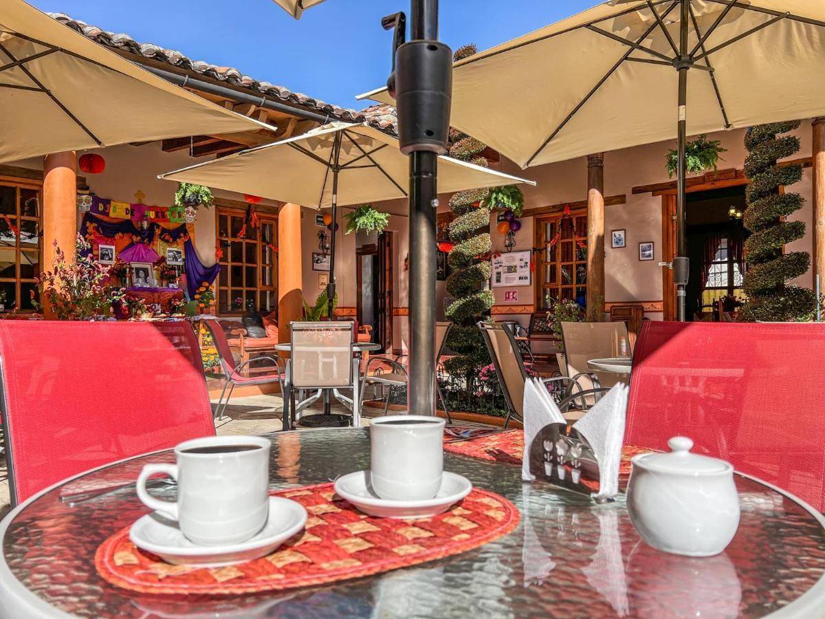 Hotel La Casa De Mama ซานกริสโตบัล เด ลาสกาซาส ภายนอก รูปภาพ