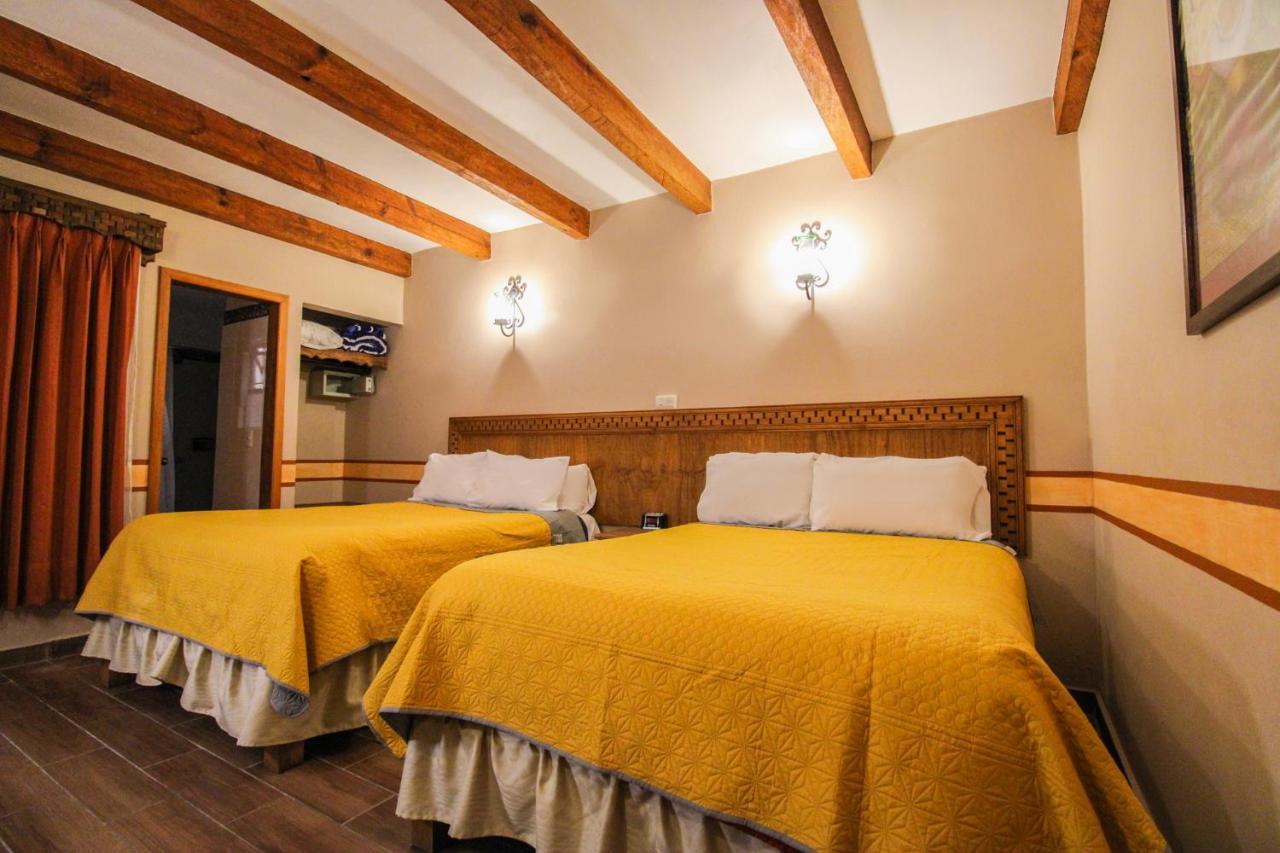 Hotel La Casa De Mama ซานกริสโตบัล เด ลาสกาซาส ภายนอก รูปภาพ