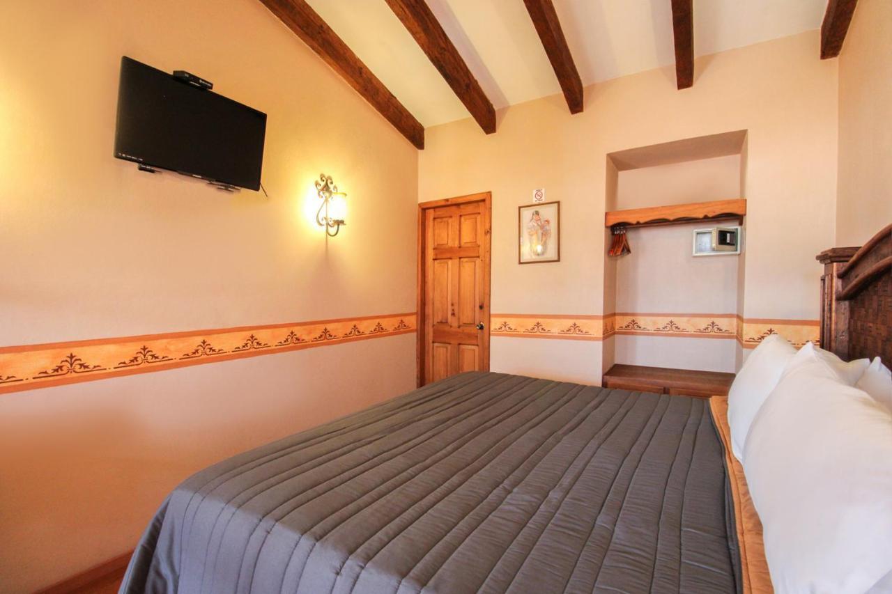 Hotel La Casa De Mama ซานกริสโตบัล เด ลาสกาซาส ภายนอก รูปภาพ