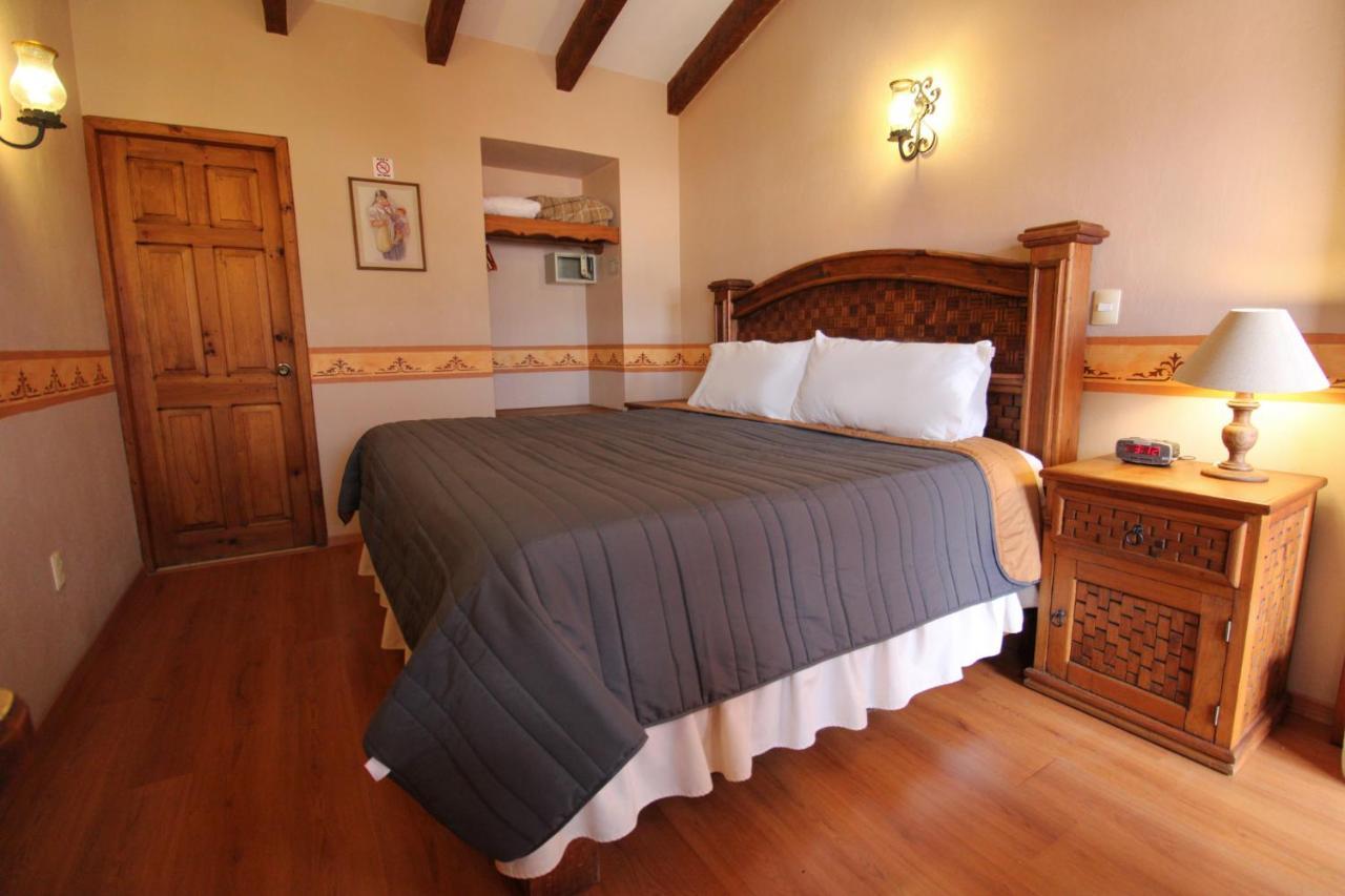 Hotel La Casa De Mama ซานกริสโตบัล เด ลาสกาซาส ภายนอก รูปภาพ