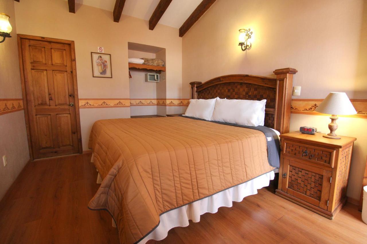 Hotel La Casa De Mama ซานกริสโตบัล เด ลาสกาซาส ภายนอก รูปภาพ